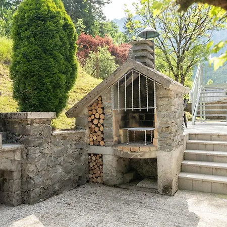 Vakantiehuis Pri Dopivcu Log pod Mangartom